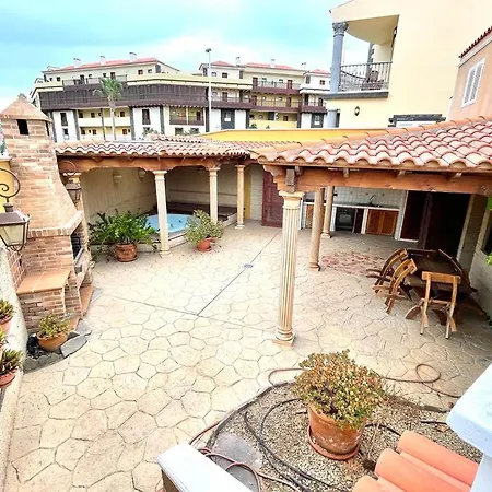 Duque Nest Hostel
