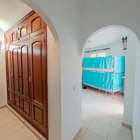 Hostel Duque Nest *