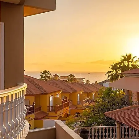 Duque Nest Hostel Costa Adeje (Tenerife)