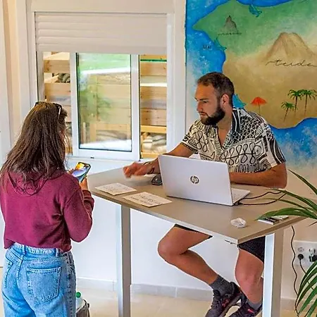 Duque Nest Hostel *
